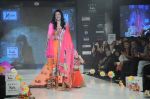 Sushmita Sen walk the ramp for Nishka Lulla Show at Kids Fashion Week day 3 on 19th Jan 2012 (2).JPG